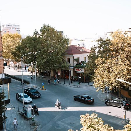 Barrikada Str Modern Apartments - The Nest Тирана Екстер'єр фото