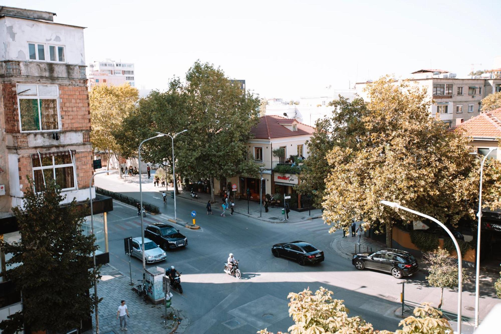 Barrikada Str Modern Apartments - The Nest Тирана Екстер'єр фото