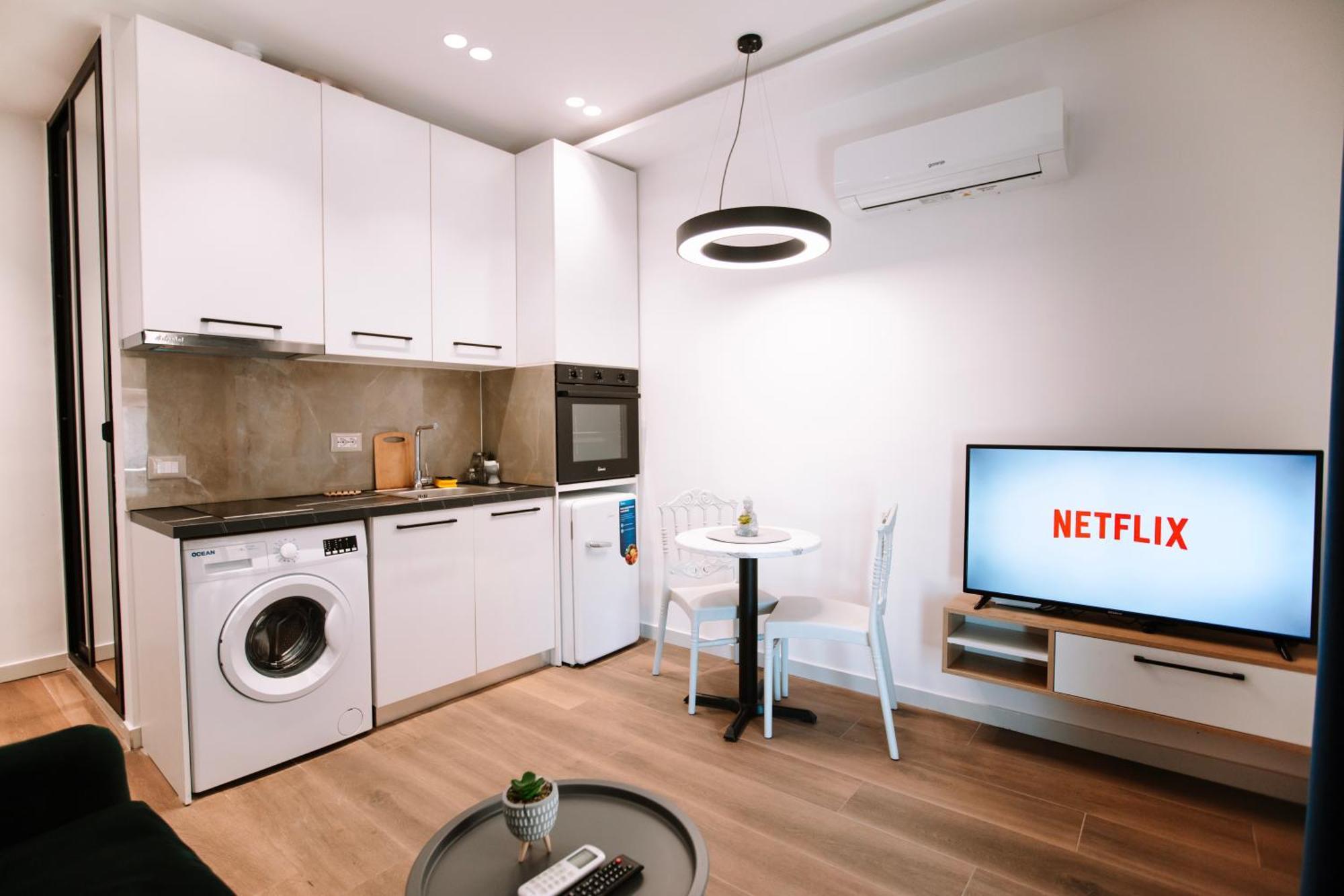 Barrikada Str Modern Apartments - The Nest Тирана Екстер'єр фото