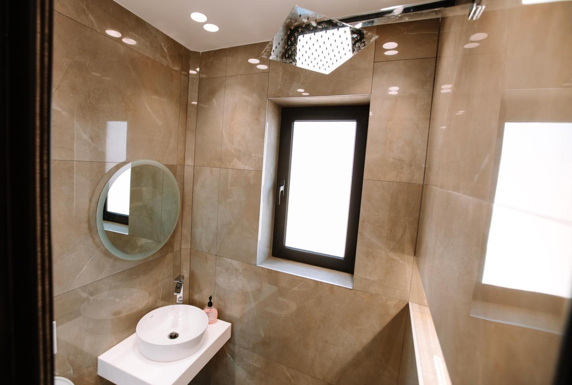 Barrikada Str Modern Apartments - The Nest Тирана Екстер'єр фото