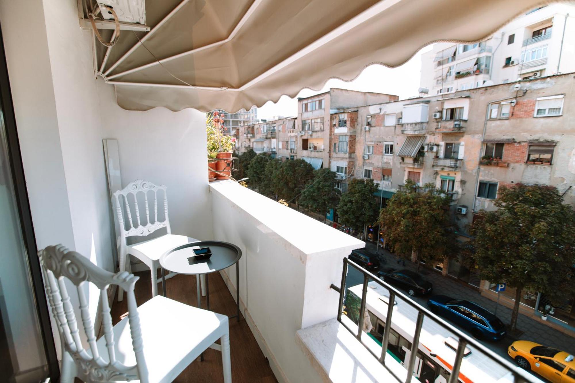Barrikada Str Modern Apartments - The Nest Тирана Екстер'єр фото